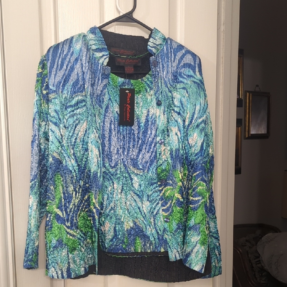 Elegant Blue and Green Patterned Blazer & Top